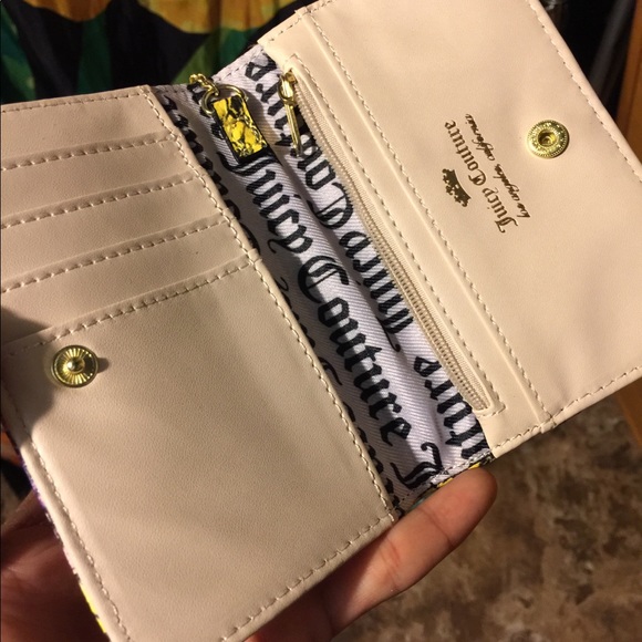 Juicy couture wallet - Picture 3 of 3
